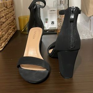 Black Top Moda heels